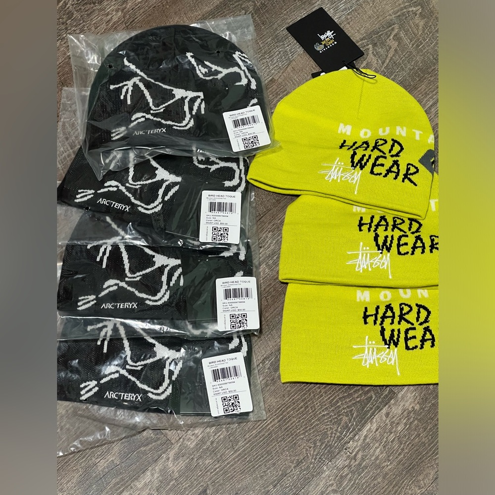 Black arcteryx bird head toque